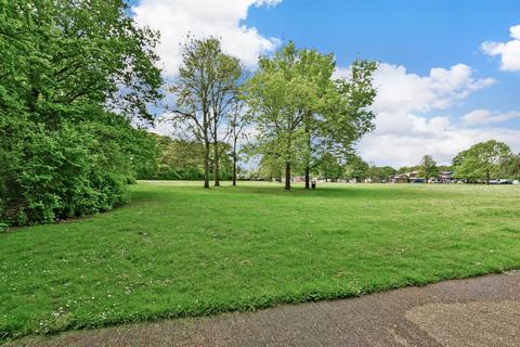 3 bedroom maisonette for sale, Hailey Place, Cranleigh, Surrey