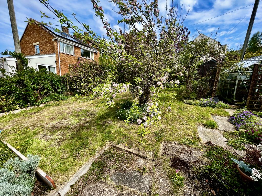 Valley Road, Cinderford, Gloucestershire, GL14 3HQ 2 bed bungalow for