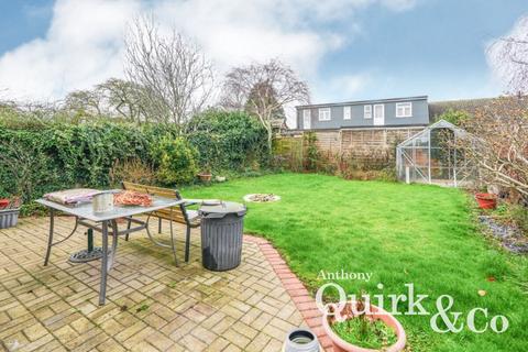 9 Brookside, Canvey Island, SS8 9XY