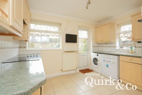 9 Brookside, Canvey Island, SS8 9XY