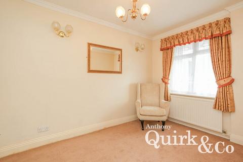 9 Brookside, Canvey Island, SS8 9XY