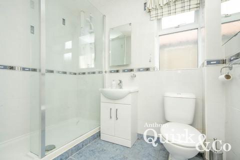 9 Brookside, Canvey Island, SS8 9XY