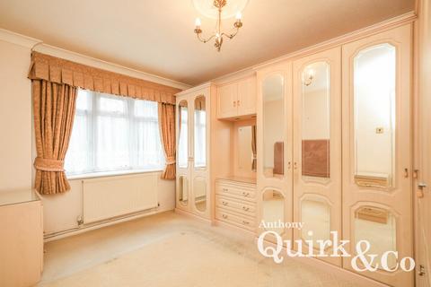 9 Brookside, Canvey Island, SS8 9XY
