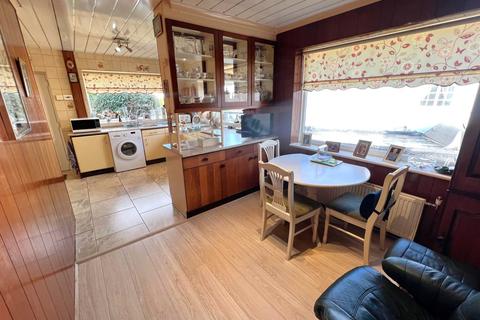 2 bedroom bungalow for sale - Devonshire Road, Bispham FY2