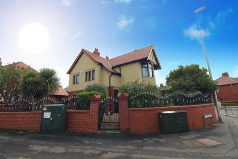 3 bedroom detached house for sale, Leys Road, North Shore FY2