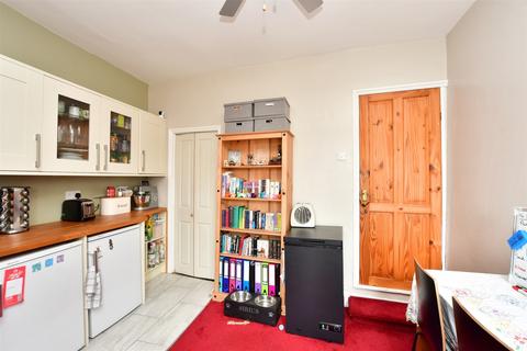 6 Upper Luton Road, Chatham, ME5 7BG