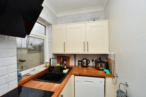 6 Upper Luton Road, Chatham, ME5 7BG