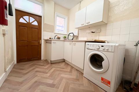 5 bedroom terraced house to rent - London NW6