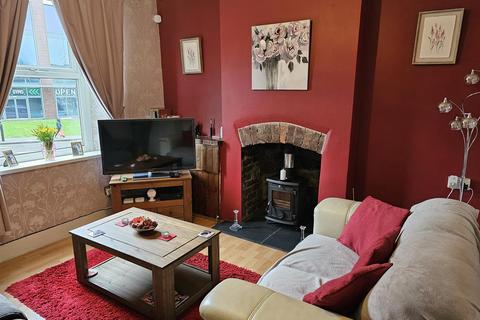 3 bedroom end of terrace house for sale - Halifax Road, Sheffield S6