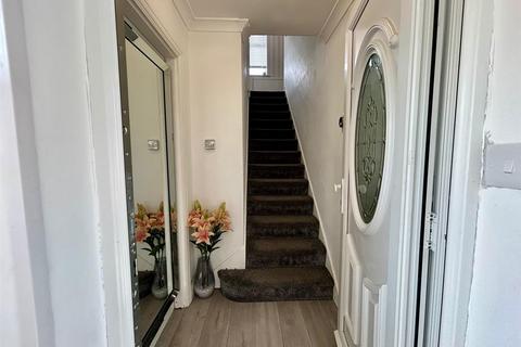 39 Harold Crescent, Waltham Abbey, EN9 1QT