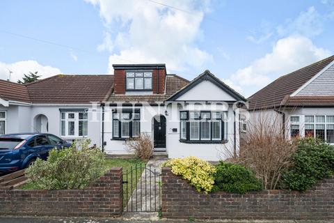 3 bedroom semi-detached bungalow for sale, Mansfield Gardens, Hornchurch
