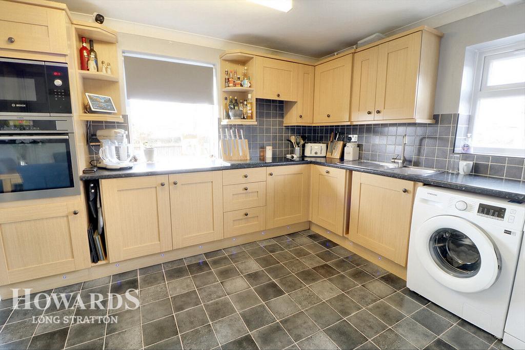 Greenways, Carleton Rode 3 bed semidetached house for sale £300,000