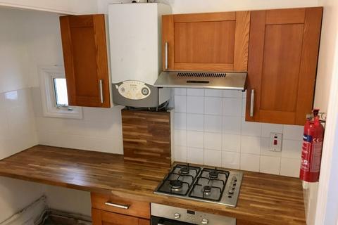 2 bedroom flat to rent, Kashgar Road, Plumstead