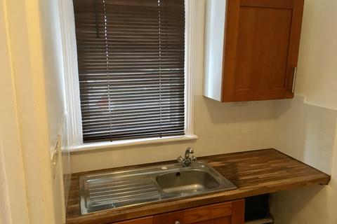 2 bedroom flat to rent, Kashgar Road, Plumstead