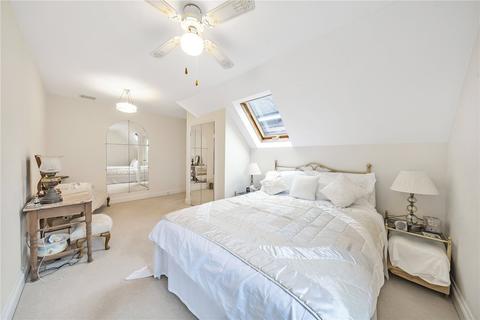 2 bedroom penthouse for sale - Swingate Road, Farnham, Surrey, GU9