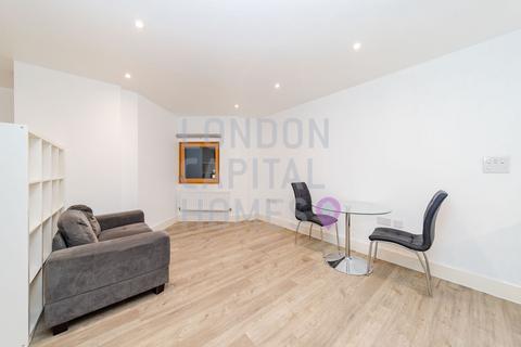 Studio to rent, Salcombe Court,  St. Ives Place, London