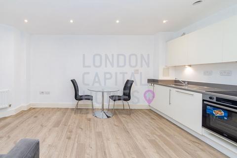 Studio to rent, Salcombe Court,  St. Ives Place, London