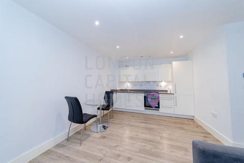 Studio to rent, Salcombe Court,  St. Ives Place, London