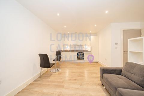 Studio to rent, Salcombe Court,  St. Ives Place, London