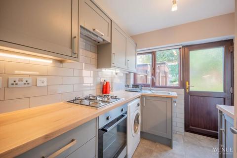 3 bedroom semi-detached house for sale - Rayford Drive, West Bromwich, West Midlands, B71 3QW