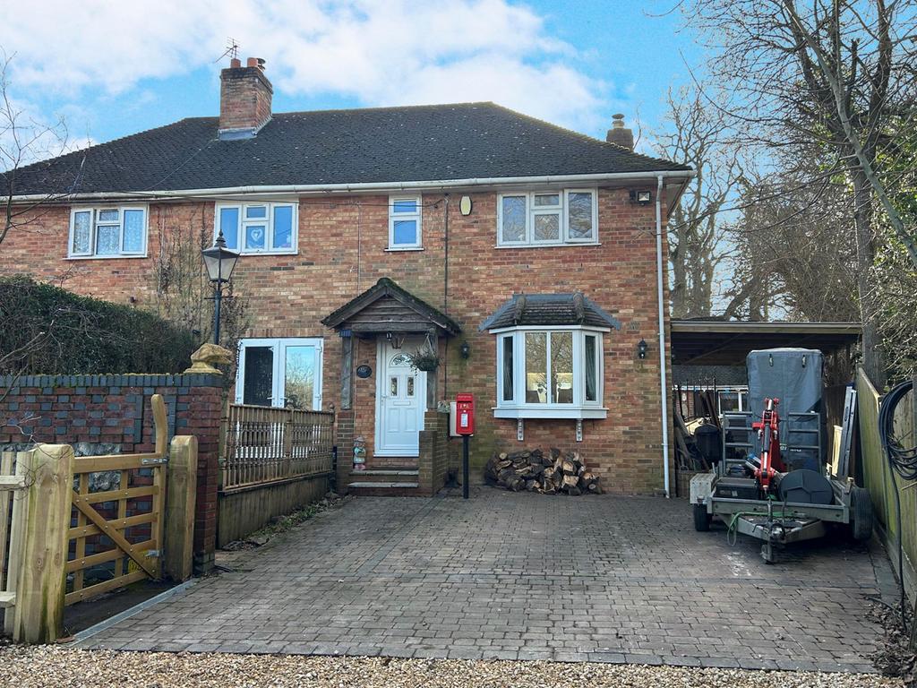 Pundle Green, Bartley, Southampton, SO40 3 bed semidetached house for
