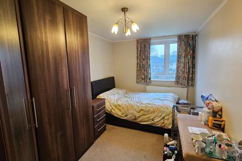 3 bedroom apartment for sale, Rusper Close, Stanmore, HA7