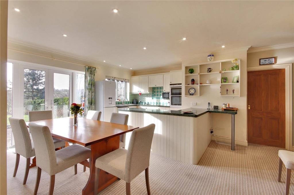 Kitchen/Breakfast Rm