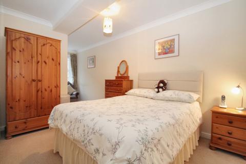1 bedroom apartment for sale - Laburnum Court, Uxbridge, Greater London