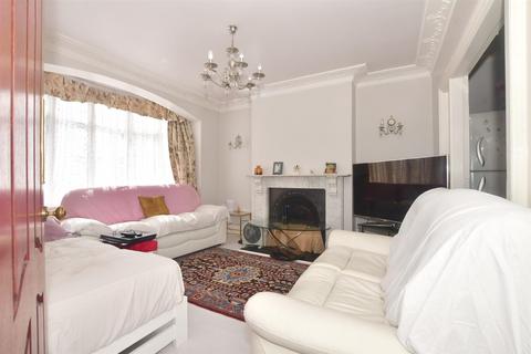 4 bedroom end of terrace house for sale, Ashburton Avenue, Ilford, Essex