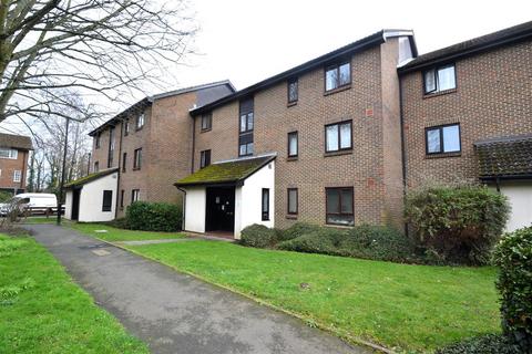 19 Foxwood Close, Feltham, TW13 7DN