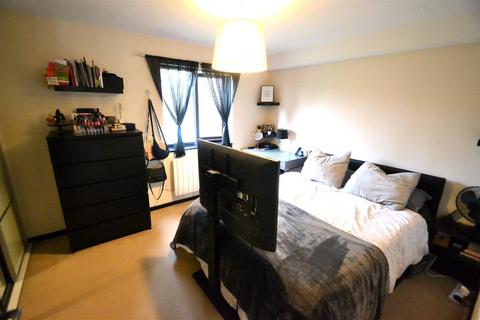 19 Foxwood Close, Feltham, TW13 7DN