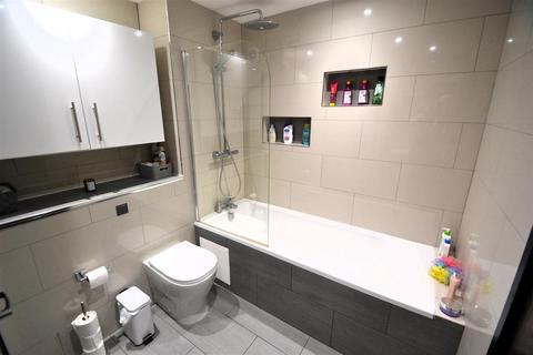 19 Foxwood Close, Feltham, TW13 7DN