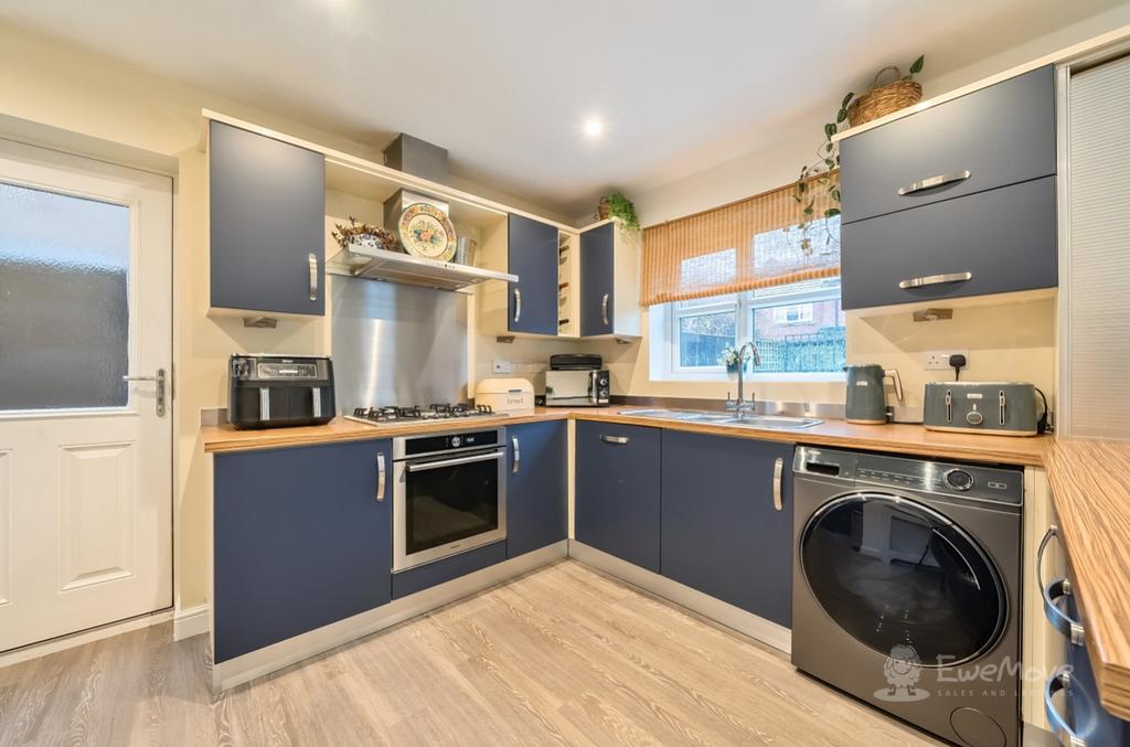 GIBFIELD ROAD, ST. HELENS... 3 bed detached house for sale £250,000