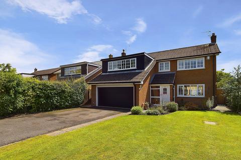 4 bedroom detached house for sale, Mollington Court, Mollington, CH1