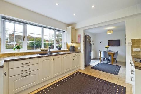 4 bedroom detached house for sale, Mollington Court, Mollington, CH1