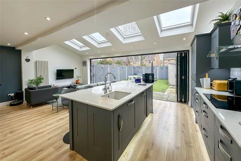 13 Cairns Close, St Albans, AL4 0EA