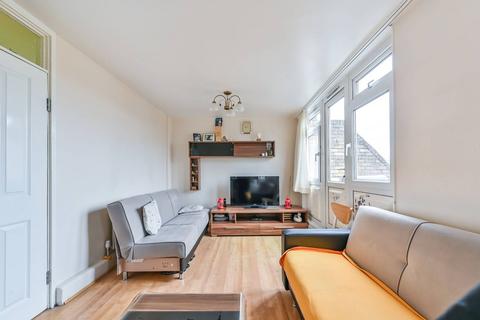 3 bedroom flat for sale, Stockwell Road, Stockwell, London, SW9