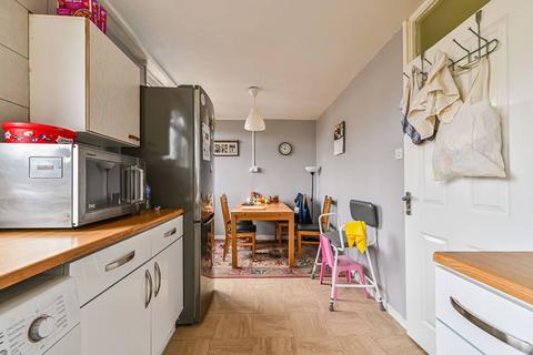 3 bedroom flat for sale, Stockwell Road, Stockwell, London, SW9