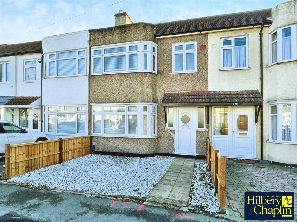 Crow Lane, Romford, RM7 3 bed terraced house for sale £375,000