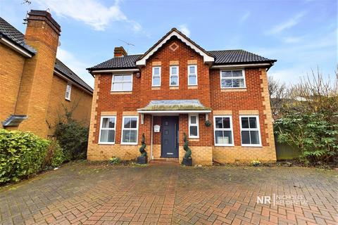 5 Merling Close, Chessington, KT9 2GB