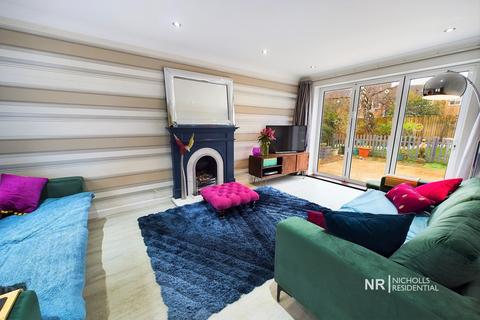 5 Merling Close, Chessington, KT9 2GB