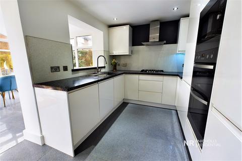 5 Merling Close, Chessington, KT9 2GB