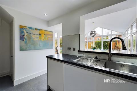 5 Merling Close, Chessington, KT9 2GB