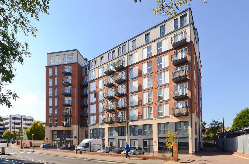 Northolt Road, South Harrow, Harrow, HA2 2 bed flat for sale £375,000