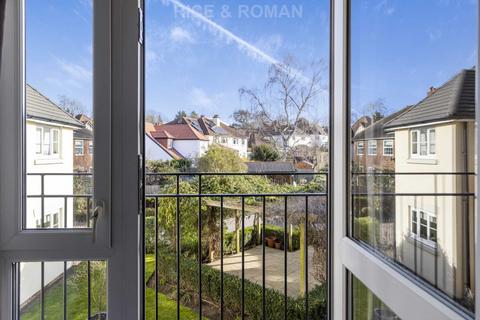 1 bedroom retirement property for sale, Kingston Avenue, Leatherhead KT22