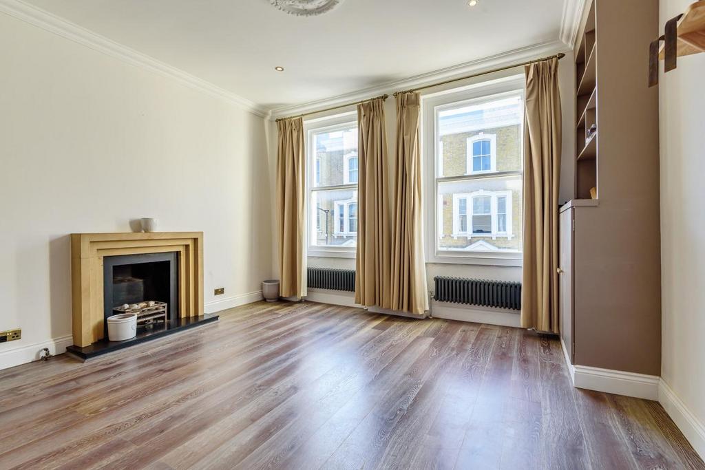 Earls Court Road, Earls Court 2 bed flat for sale £799,950
