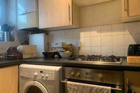 3 bedroom flat to rent, Deptford Church Street, London SE8