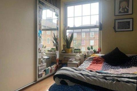 3 bedroom flat to rent, Deptford Church Street, London SE8