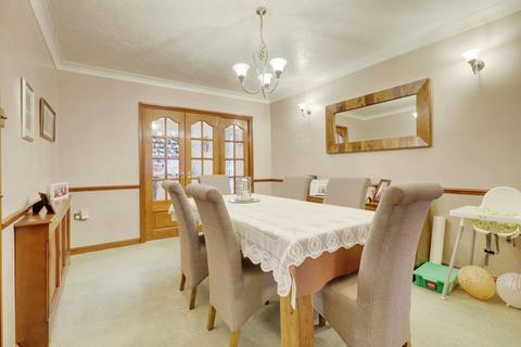 18 Borrowdale Close, Benfleet, SS7 3HE