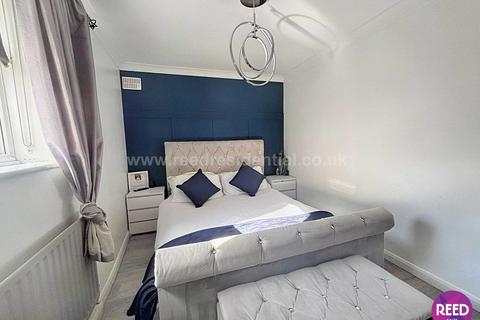 2 bedroom flat for sale - Avenue Road, Westcliff On Sea